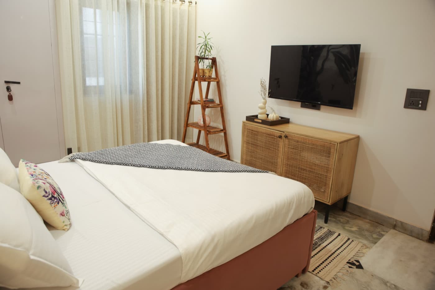 Tropical Triplex — 3BHK with home theater & tropical vibes